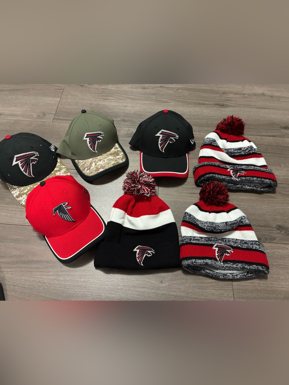 Atlanta Falcons hat and beanie bundle. 4 hats 3 beanies. 7 for $30